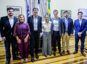 Coluna da quarta: família Coelho estende tapete vermelho para Raquel