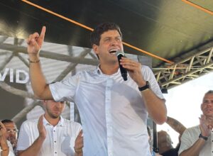 João Campos diz que fará o que Eduardo não teve a oportunidade de fazer