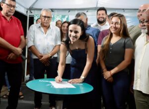 Márcia Conrado autoriza pavimentação de 17 ruas em Serra Talhada