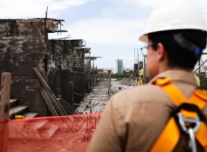 Demolição de edifício na Rua da União avança nova etapa