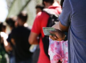 Eleitores têm até 6 de maio para tirar o 1º título ou atualizar cadastro eleitoral