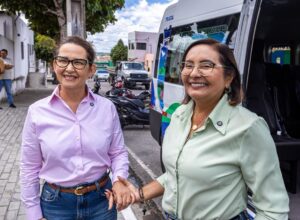 Débora Almeida assegura transporte para Jupi e reafirma compromisso com o Agreste