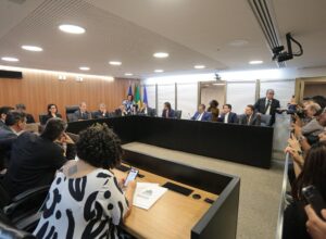 Deputados aprovam pedidos para ouvir auxiliares e aliados de João e Raquel na Alepe