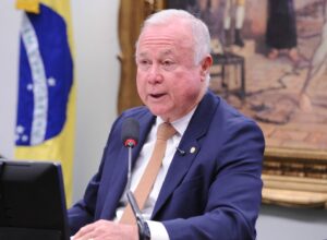 Pedido de vista adia votação da PEC que trata do fim da escala 6×1 