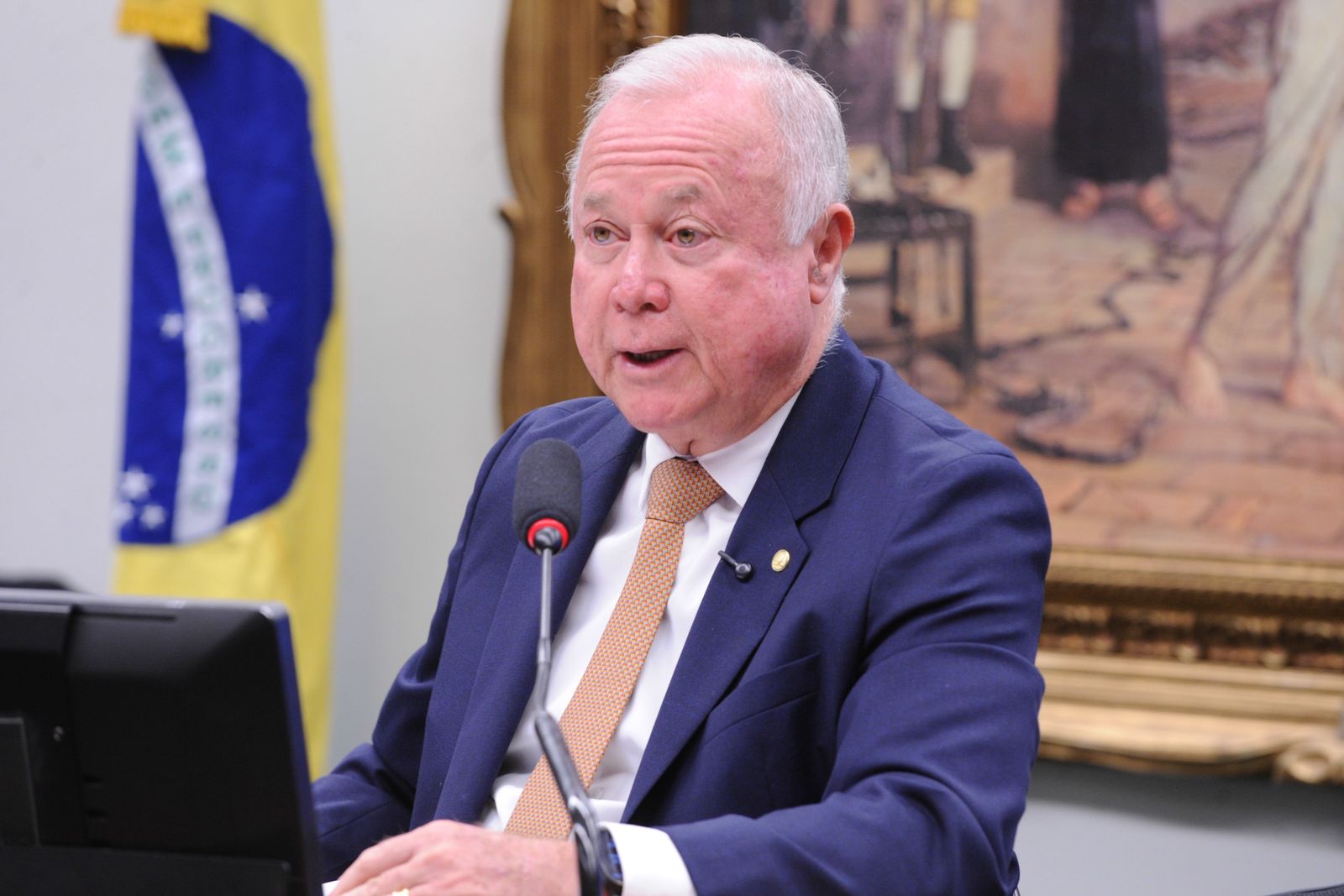 Pedido de vista adia votação da PEC que trata do fim da escala 6×1 