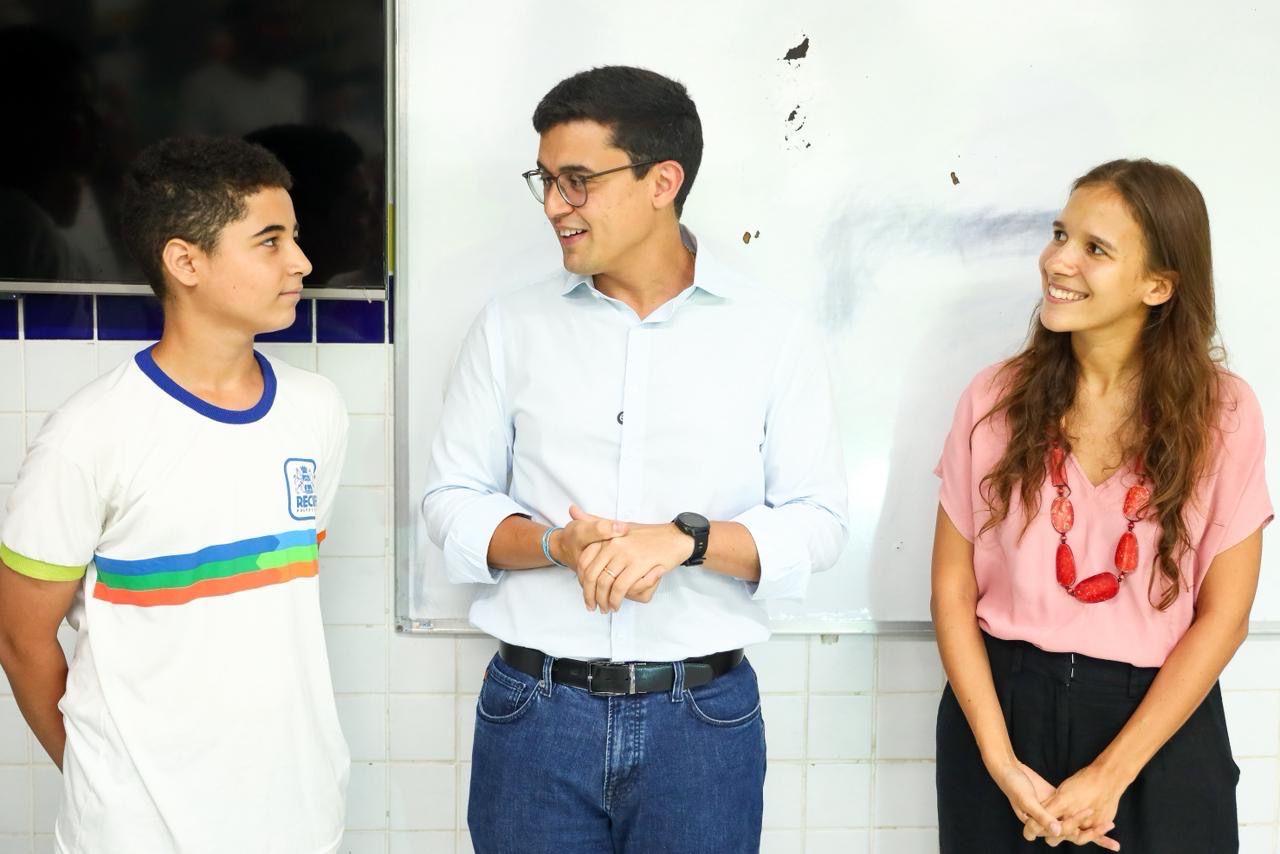 Programa Monitoria Recife incentiva protagonismo estudantil na rede de ensino