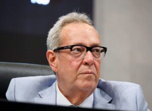 Após aprovação de integralidade da LOA, Álvaro rebate governistas