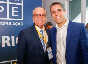 Dueire reforça compromisso com os municípios em congresso da Amupe