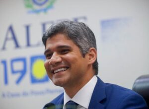 Projeto de Renato Antunes protege psicólogos contra punições por manifestações religiosas