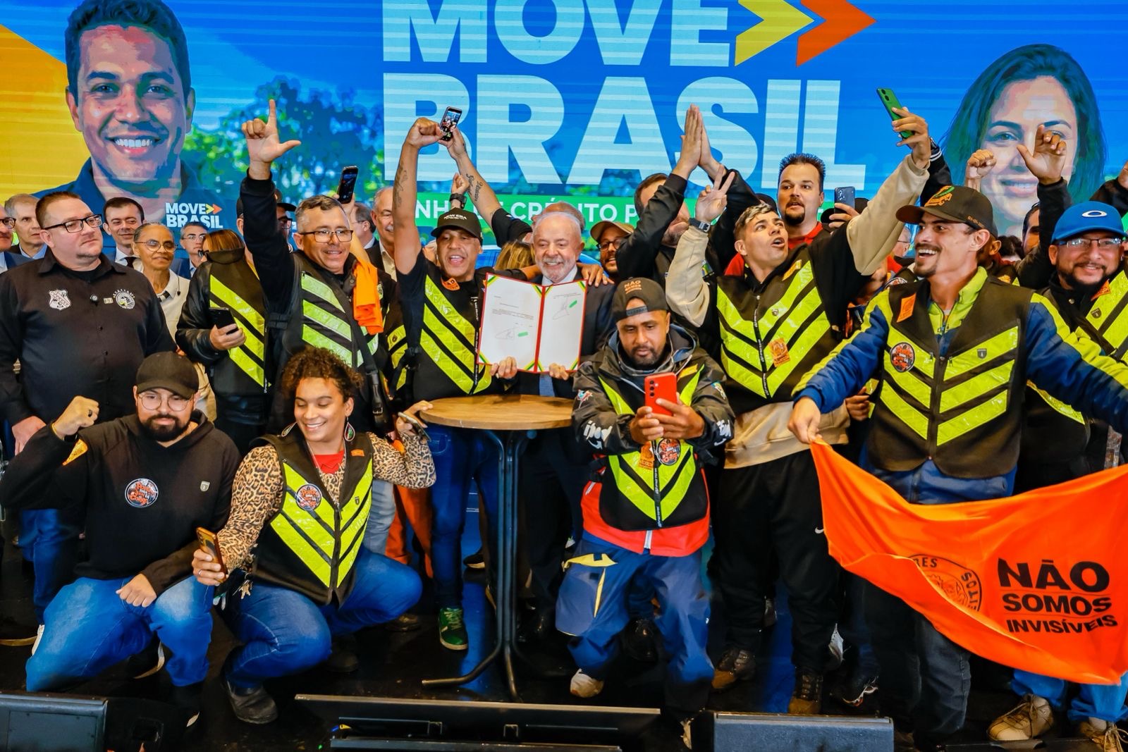 Lula autoriza crédito para taxistas e motoristas de aplicativo renovarem veículos