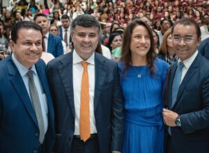 Ao lado de Raquel Lyra, Eduardo da Fonte participa de congresso religioso