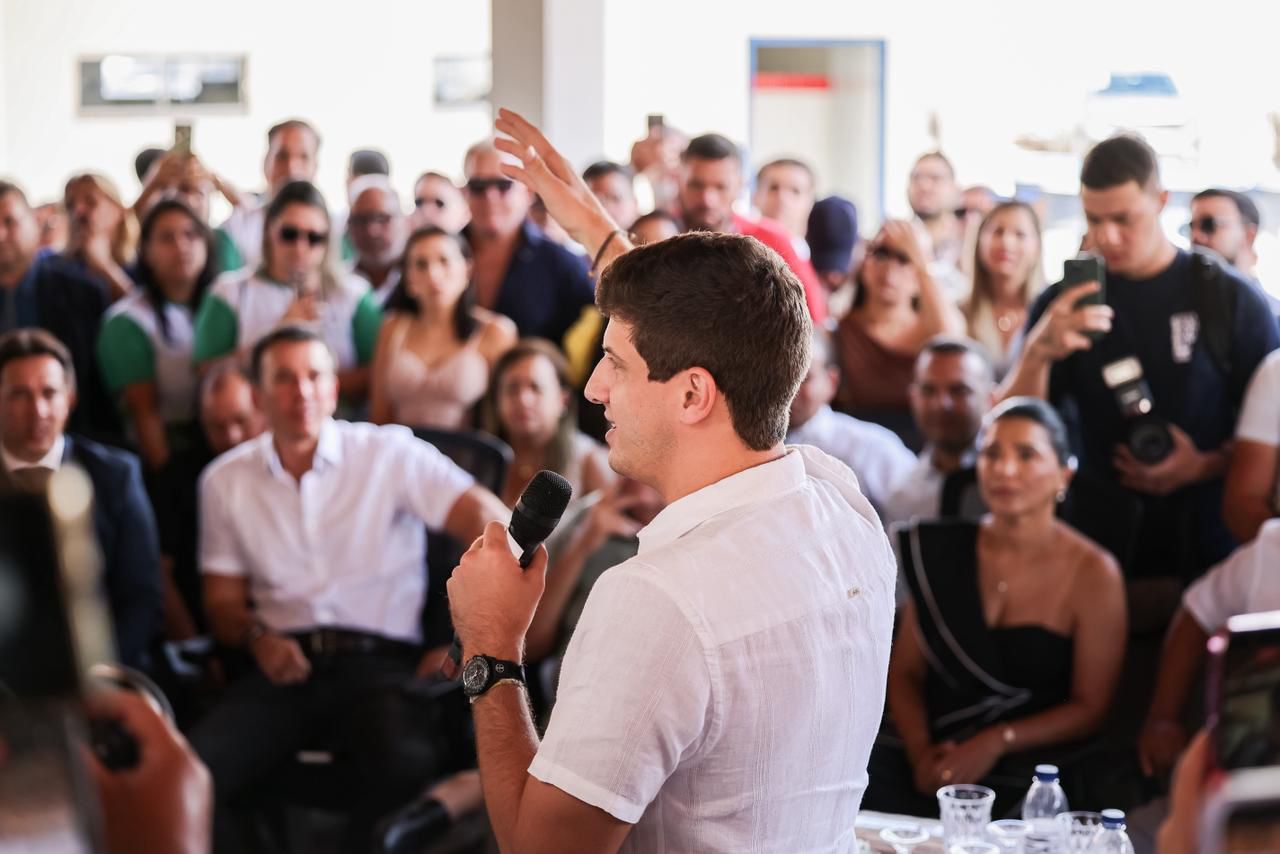 João Campos participa de entregas em Lajedo e destaca parcerias com o Governo Federal 