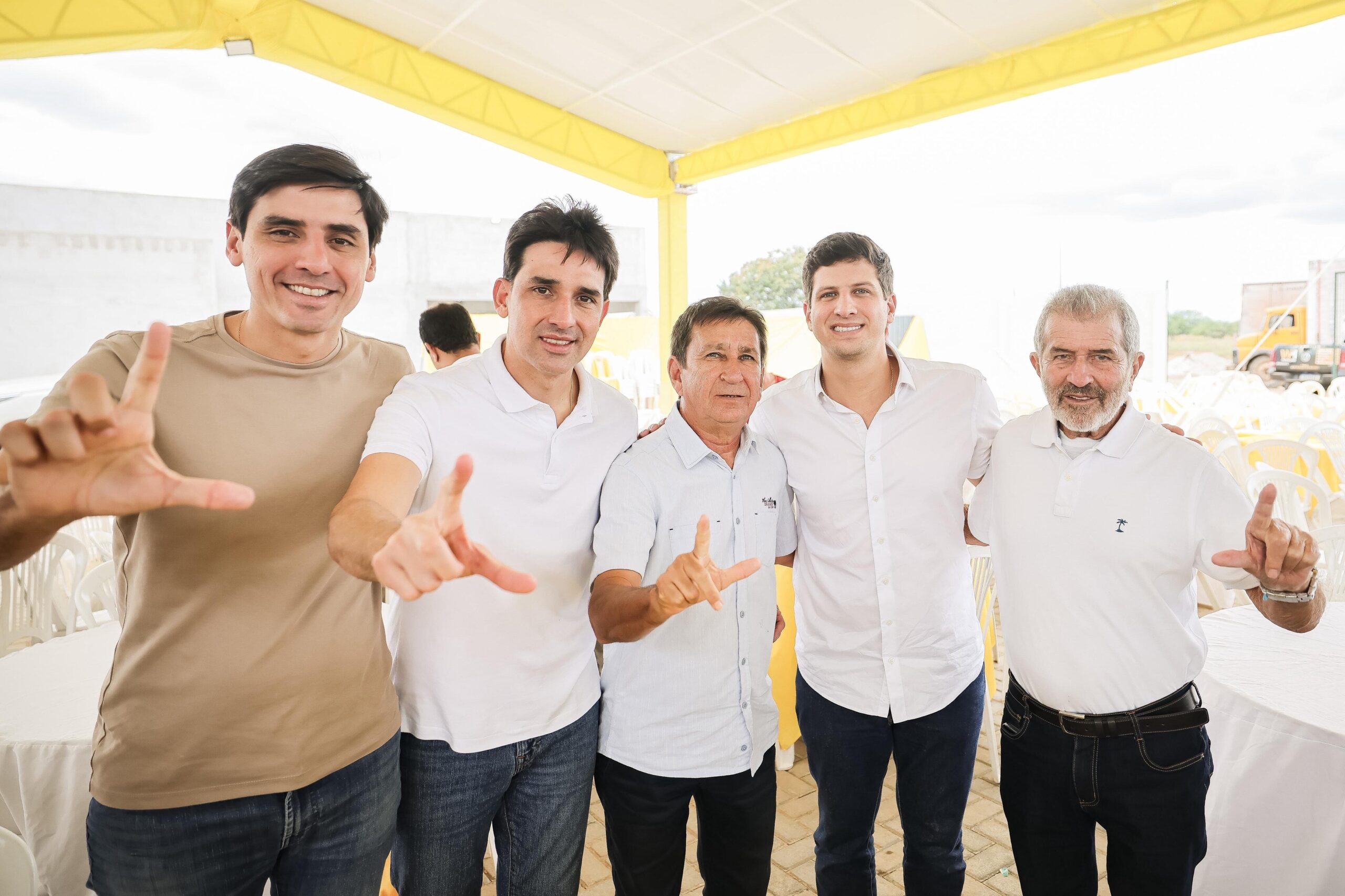 Deputado Silvio Costa Filho garante apoio do ex-prefeito de verdejante
