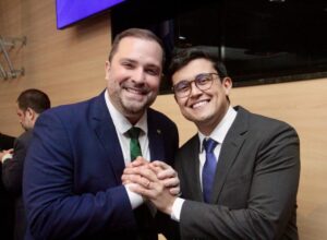 Marco Aurélio Filho comemora nomeação de servidores na assistência social