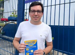 Raffiê realiza visitas a escolas e orienta jovens sobre emissão do título de eleitor 