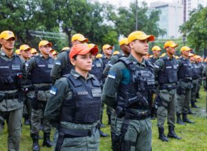 Governadora entrega novos policiais militares para atuar no Grande Recife
