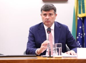 Eduardo da Fonte defende redução de impostos para setor têxtil