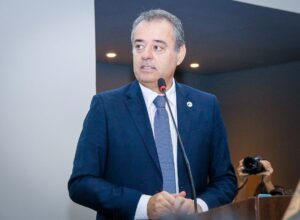 Danilo Cabral emplaca filho na área política da gestão Victor Marques