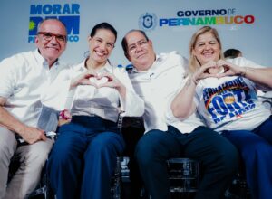 Raquel Lyra entrega novos títulos de propriedade e ônibus escolares em Jaboatão