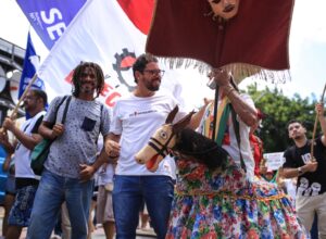 Pré-candidato Ivan Moraes celebra 50 anos com festa em Olinda