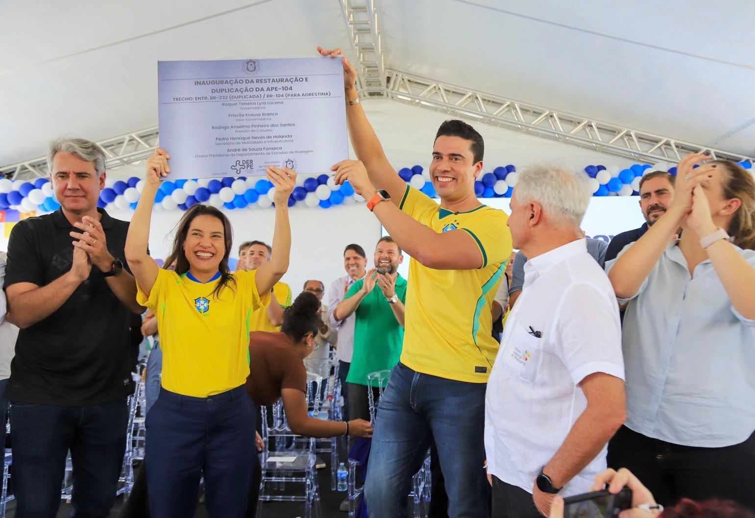 Raquel e Rodrigo anunciam construção de colégio da PMPE em Caruaru