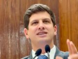 Em Lisboa, João Campos diz ser alvo de “milícia digital”