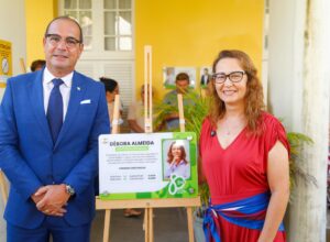 Débora Almeida recebe homenagem do Hospital de Câncer de Pernambuco