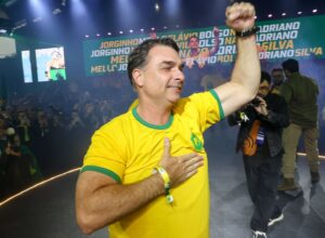 Flávio Bolsonaro pretende visitar Pernambuco em 9 de julho