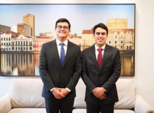 Câmara do Recife rejeita moção de repúdio ao prefeito Vinícius Marques