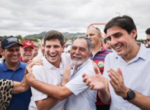 No Sertão, João Campos visita Petrolândia, Betânia, Flores e Inajá 