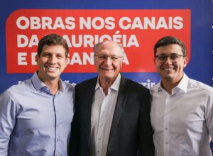 João Campos acompanha Geraldo Alckmin em agendas no Recife e em Suape 