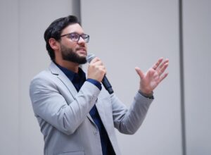 Gilmar Júnior critica desligamento de profissionais da saúde em PE