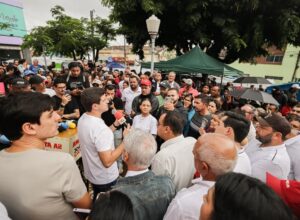 João Campos propõe rede de atendimento a crianças neurodivergentes