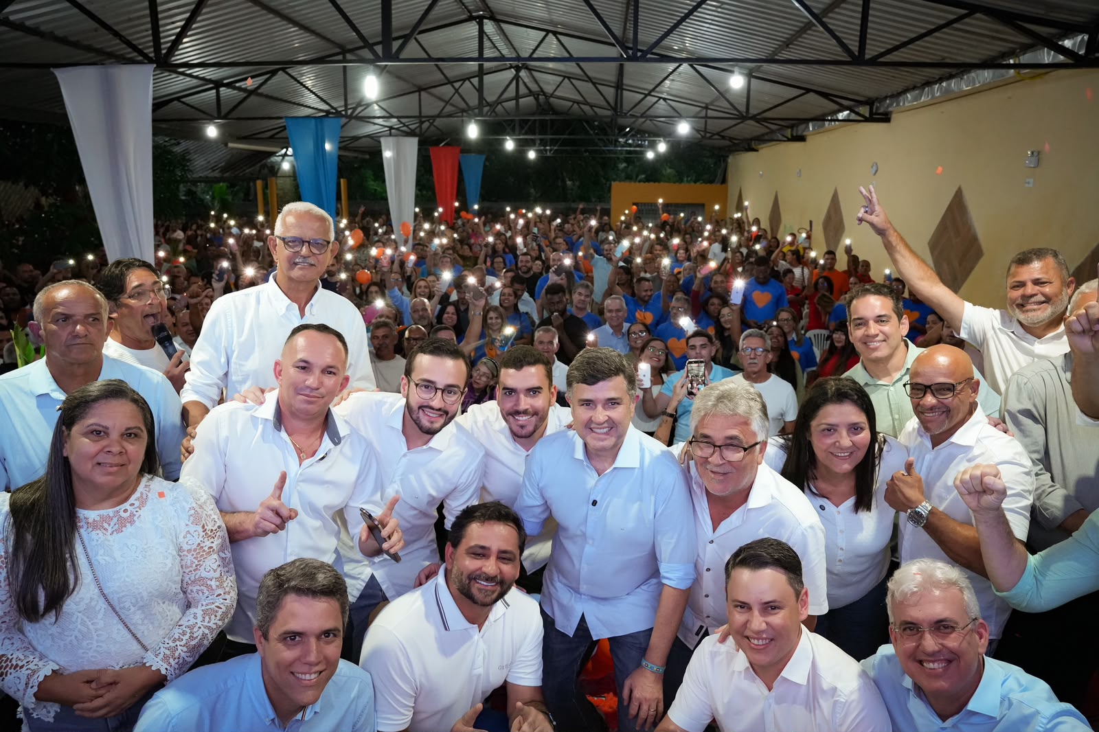 Eduardo da Fonte reúne apoiadores durante ato pré-eleitoral em Moreno
