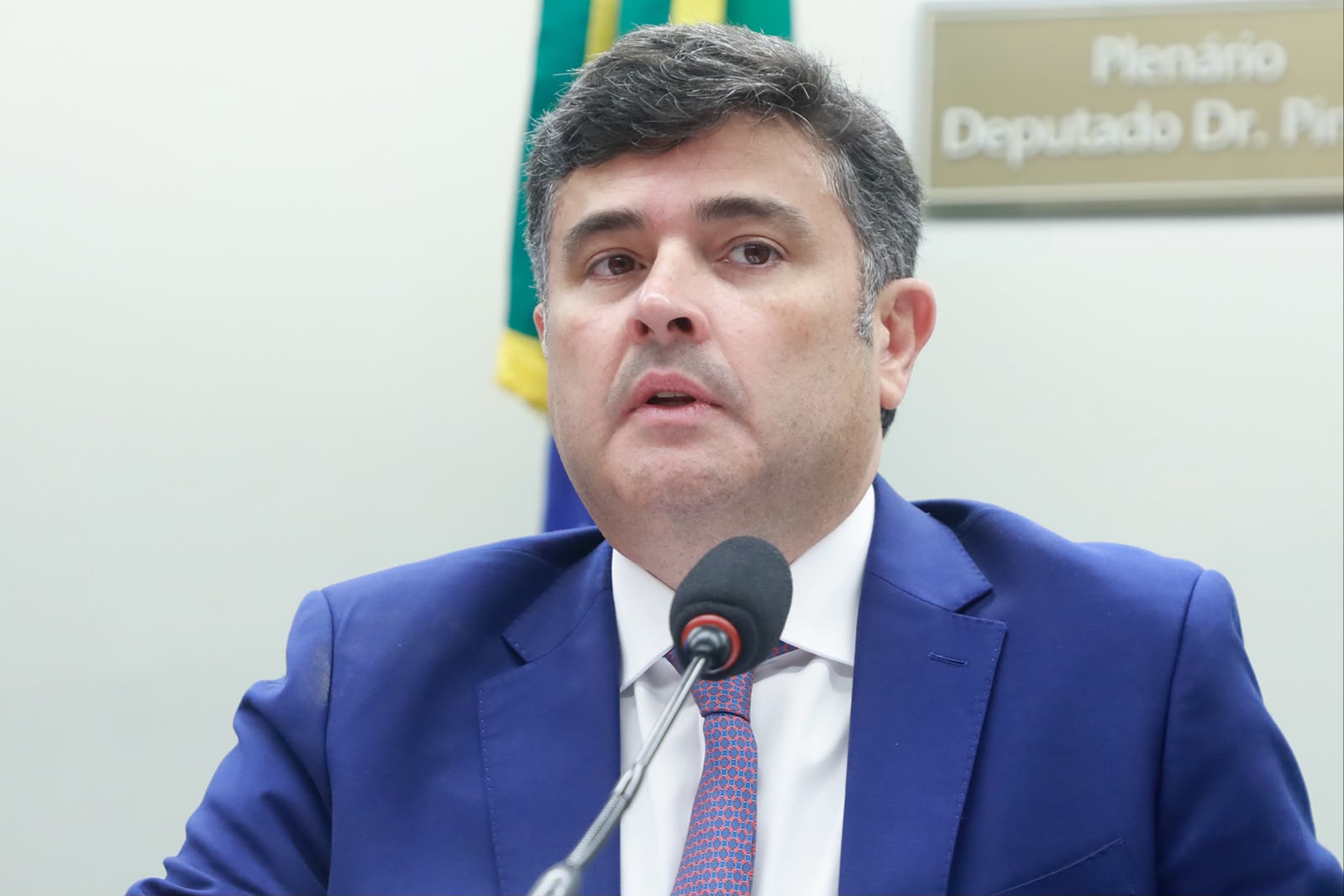Coluna da segunda: Dudu joga com o tamanho que soube construir