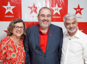 Ligado a Teresa, professor da Unicap será 2º suplente de Humberto Costa