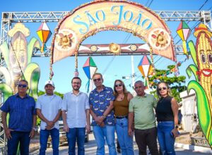 Ao lado de aliados, Lula da Fonte prestigia São João da Gente em Condado