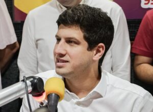 João Campos avalia cenário político e construção de alianças para as eleições 