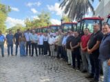 Fernando Monteiro beneficia agricultores de dez municípios com entrega de tratores 