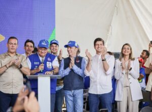 Lula liga para João Campos durante inauguração do Hospital de Amor