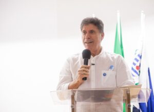 Lula Cabral anuncia construção de escola em Gaibu 