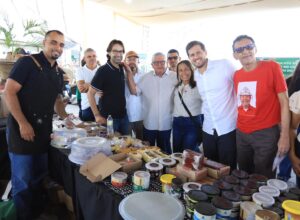 Ao lado de Ângelo e Pedro Campos, Diogo Moraes participa da Expocose