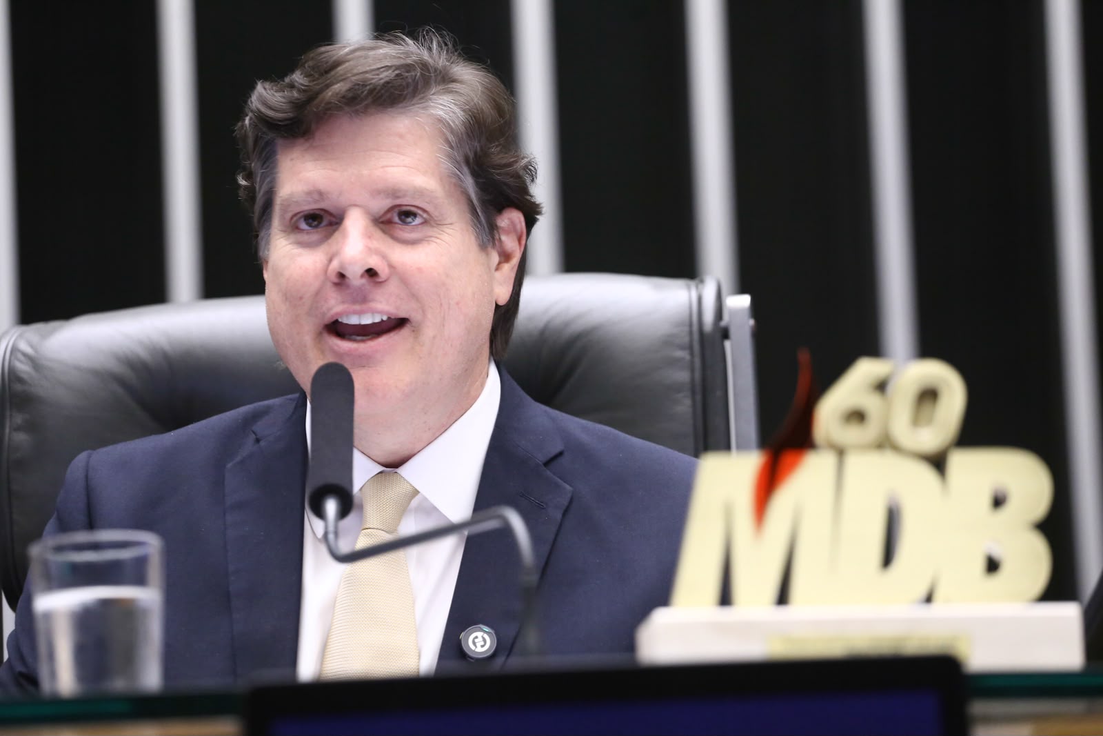 MDB libera diretórios estaduais e adota neutralidade na disputa pelo Planalto