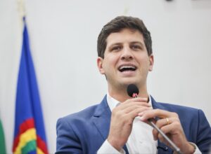 João Campos avalia a Quaest e afirma que disputa em PE está equilibrada