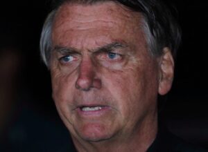 Polícia Federal faz novas buscas na casa de Jair Bolsonaro