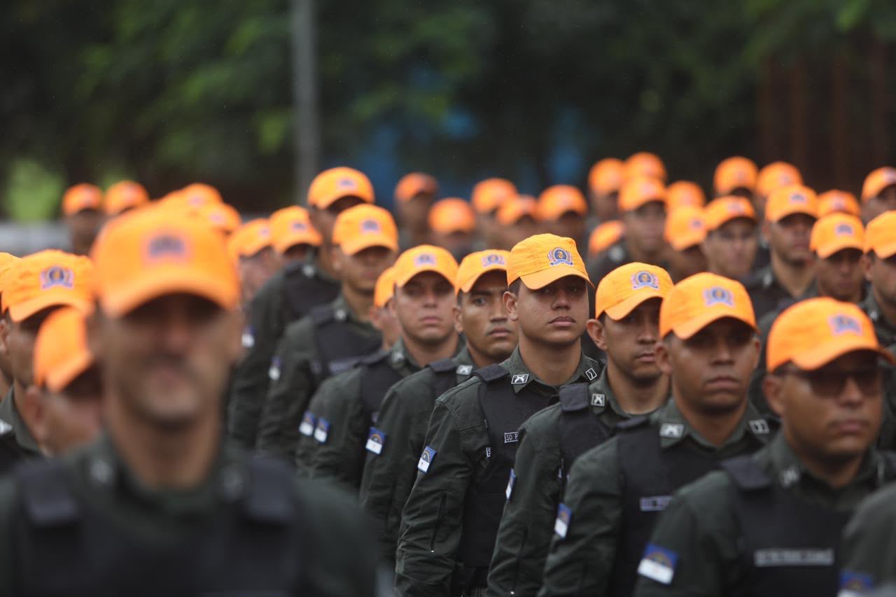 PMPE reforça policiamento para coibir assaltos durante madrugada na Zona Norte