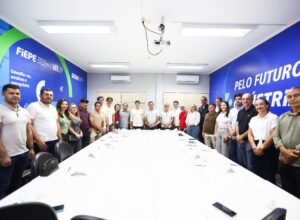João Campos se reúne com setor gesseiro e discute desafios do Araripe