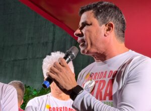 “Eu sou o federal do presidente Lula”, garante Carlos Veras em ato de campanha