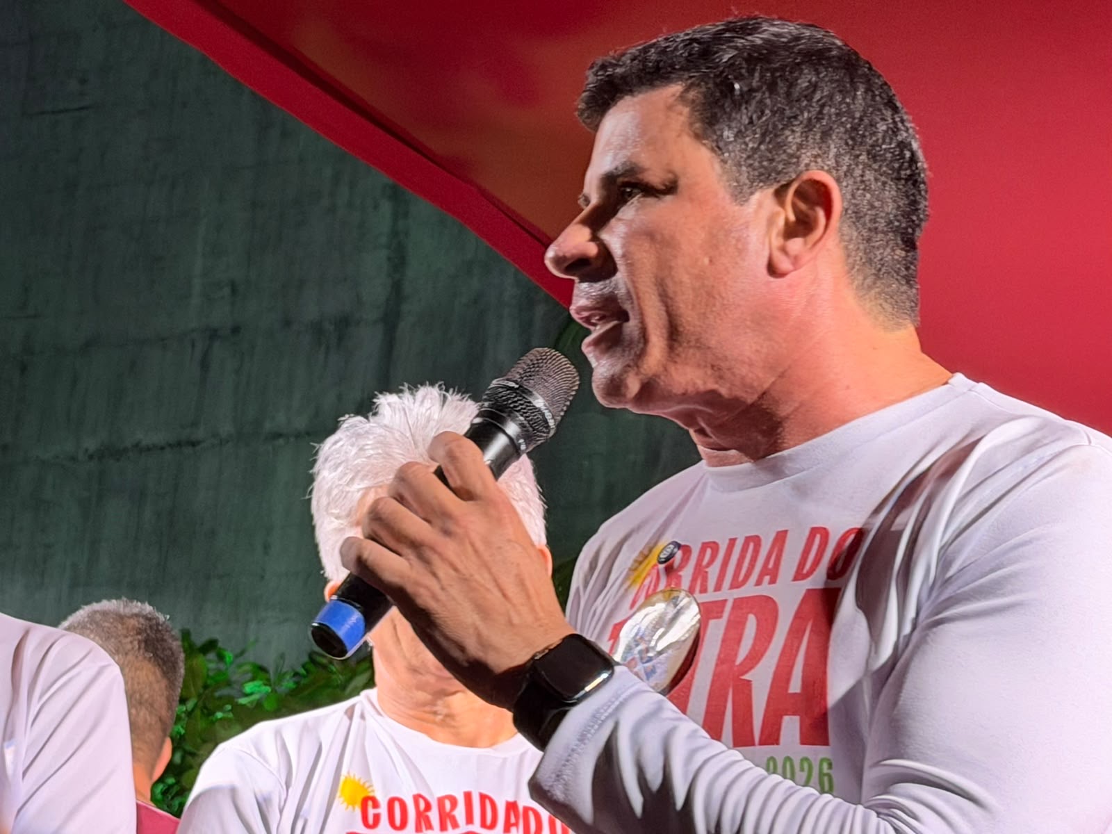 “Eu sou o federal do presidente Lula”, garante Carlos Veras em ato de campanha
