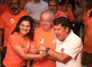 Viviane Facundes e Padre Joselito apresentam chapa em grande ato realizado em Gravatá